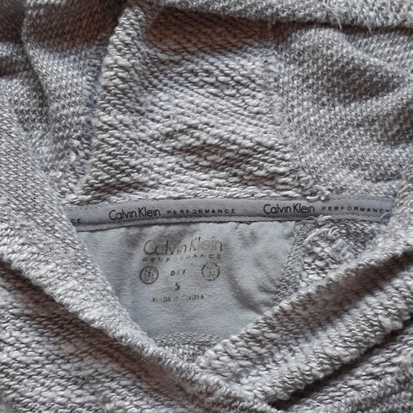 Calvin Klein Performance  textured roll tab hoodie - Picture 3 of 6